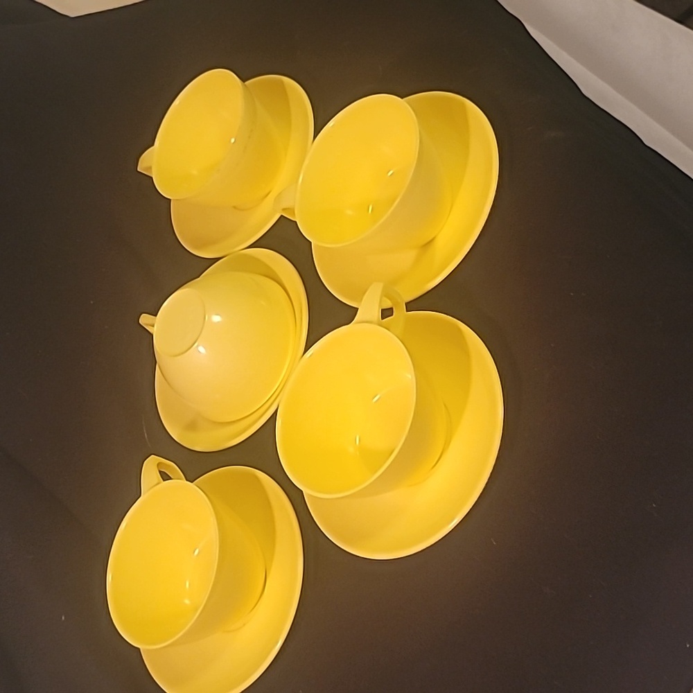 Vintage Malaware Mid-Century Teacup and Saucer-set of 5